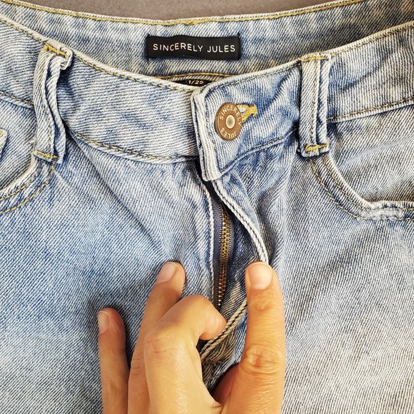 Sincerely Jules Cutoff Shorts Juniors Sz 1 / 25 Frayed Hem Denim Jean Mid-Rise - Picture 3 of 6